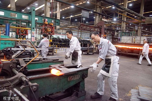 湖北十堰 五一節后首個工作日 汽車工人車間開工生產