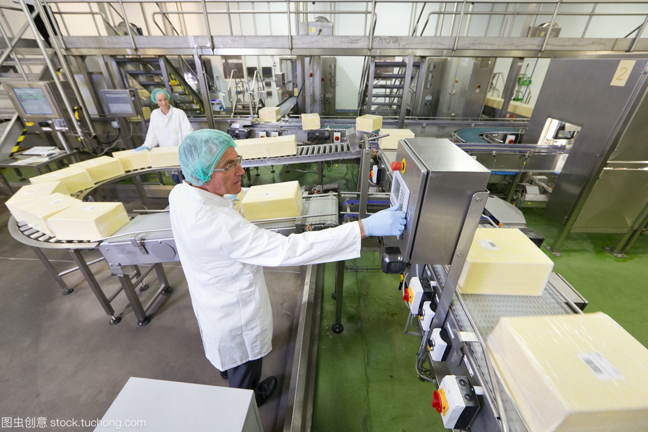 自動化浪潮中的堅(jiān)守 從奶酪加工到壓鑄制品的生產(chǎn)線工人