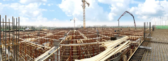 綠愛小鎮(zhèn)共享工廠一期今日?qǐng)A滿封頂，預(yù)計(jì)下半年正式投產(chǎn)運(yùn)營